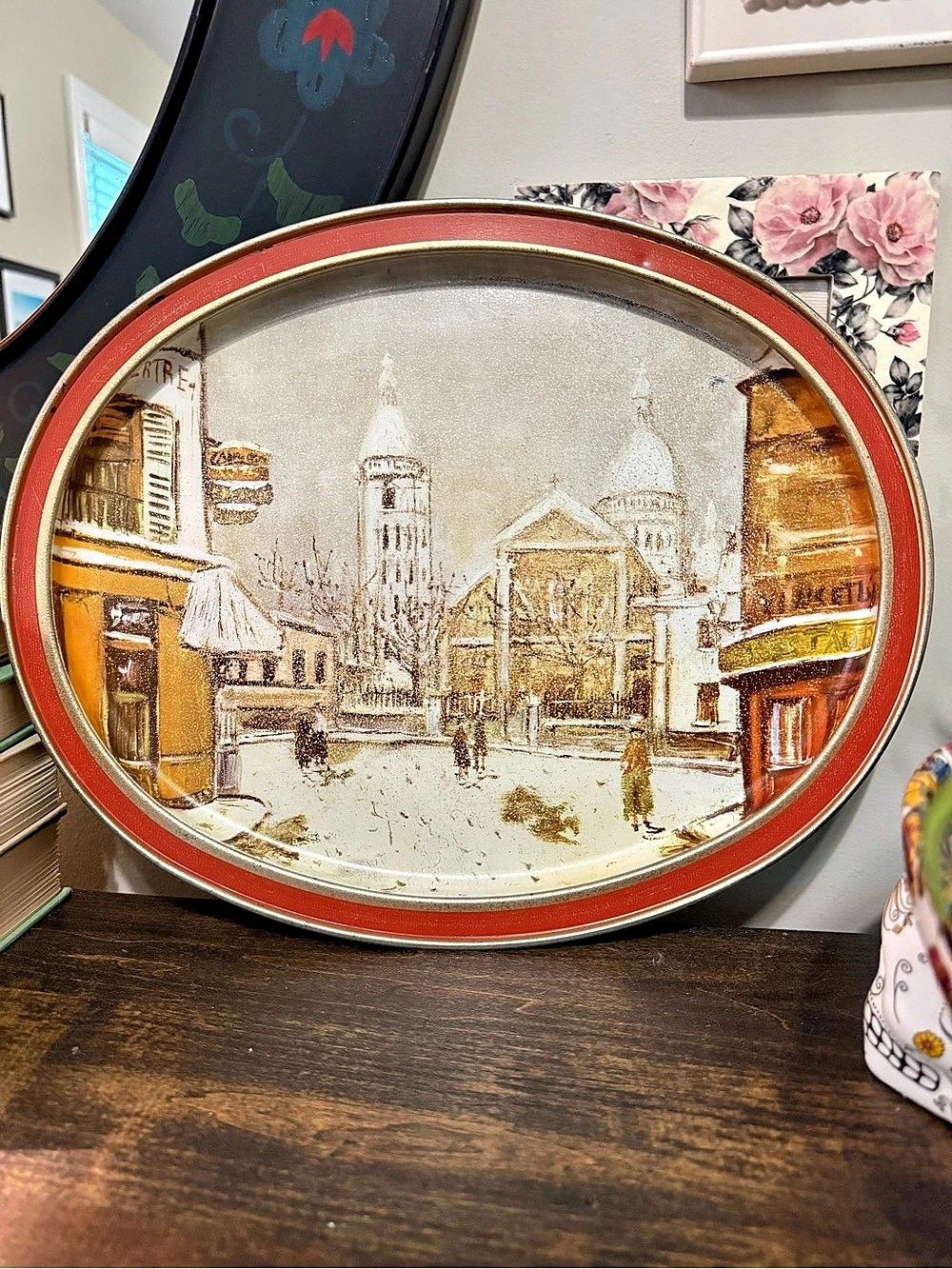 Sunshine Imports Snow on Montmartre Round Decorative Wall Art Red Gold